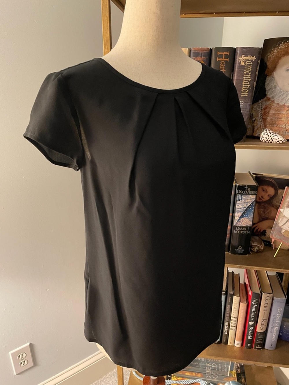 Ann Taylor 100% Silk Black Short Cap Sleeve Blouse Shell - Picture 9 of 13